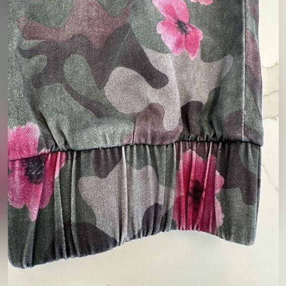 Cloth & Stone Camouflage Pants with Pink Floral Accents from Anthropologie - Picture 5 of 8